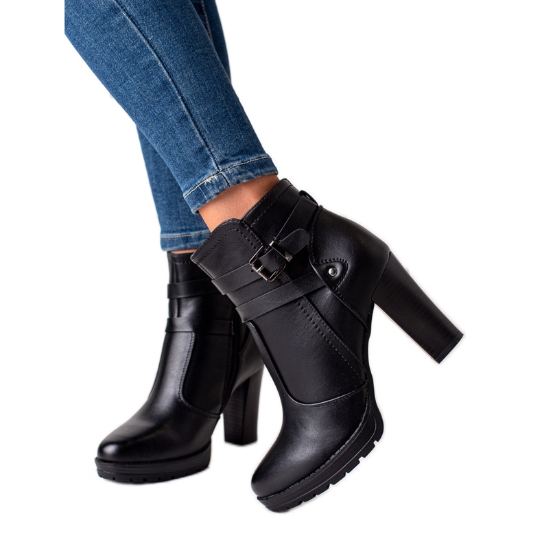 Lovery Schwarze Stiefel auf High Heels