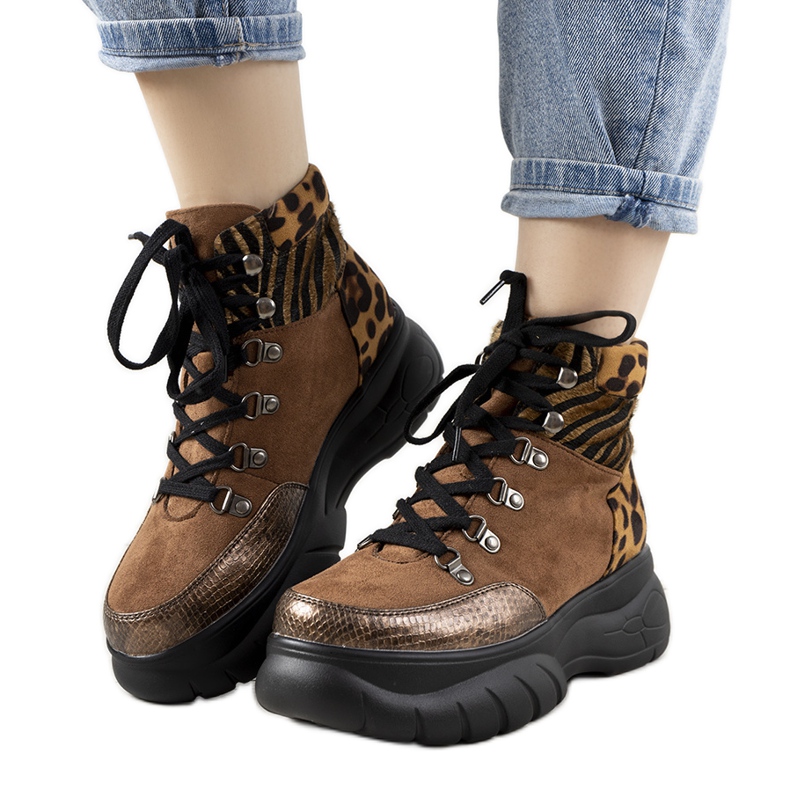 Braune Wintersneaker mit dem Tiermotiv Cesaria