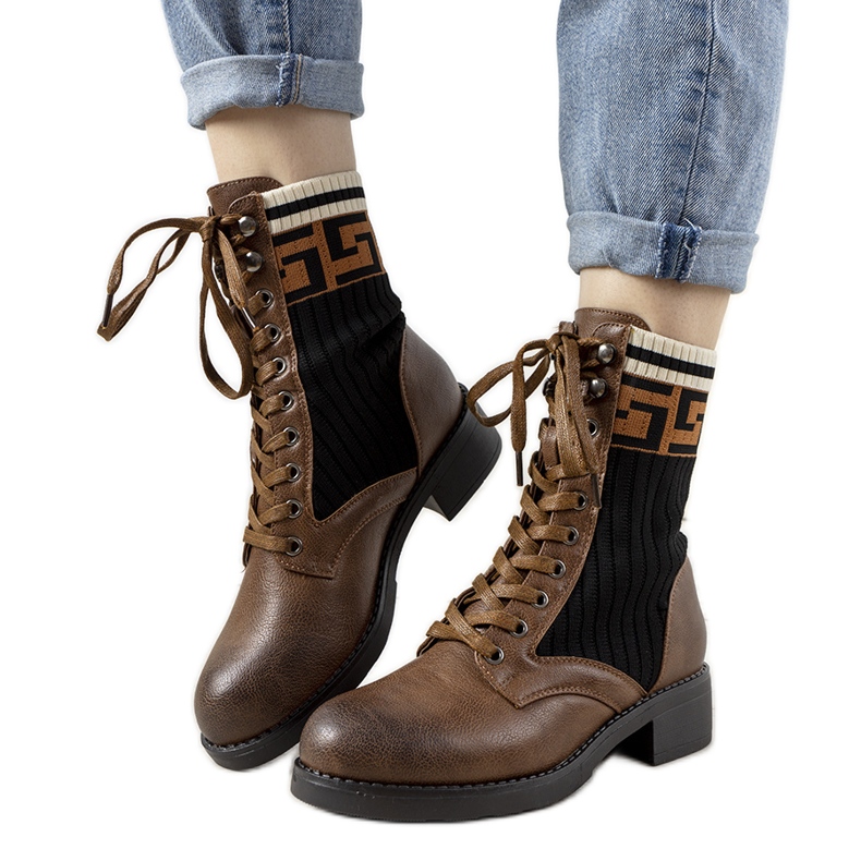 Braune Stiefel mit Sockenobermaterial von Alanis