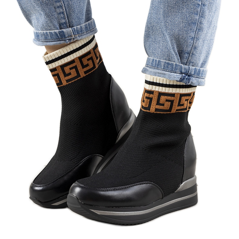 Sneakers mit Keilabsatz in Schwarz Wanda