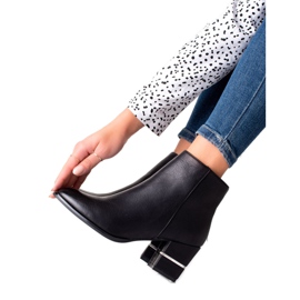 TRENDI Elegante Stiefel mit hohen Absätzen schwarz