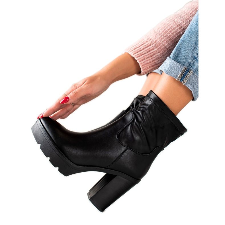 Lovery Hohe Stiefel auf der Plattform schwarz