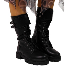 Arbeiter isoliert auf der Plattform Vinceza W JAN54 schwarz weiß