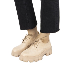 Beige Schuhe mit dicker Melisande-Sohle