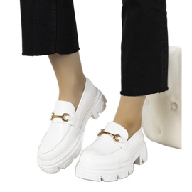 Weiße Loafer auf hohen Anouk-Sohlen