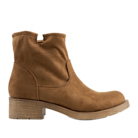 Orva Stiefel mit flachem Absatz in Camel braun