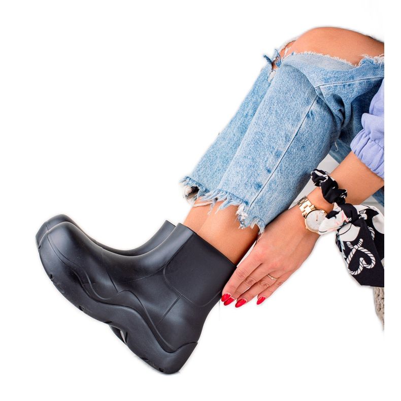 TRENDI Galoschen auf der Modeplattform schwarz