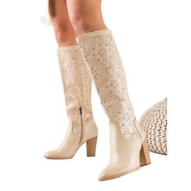 TRENDI Stylische durchbrochene Stiefel beige