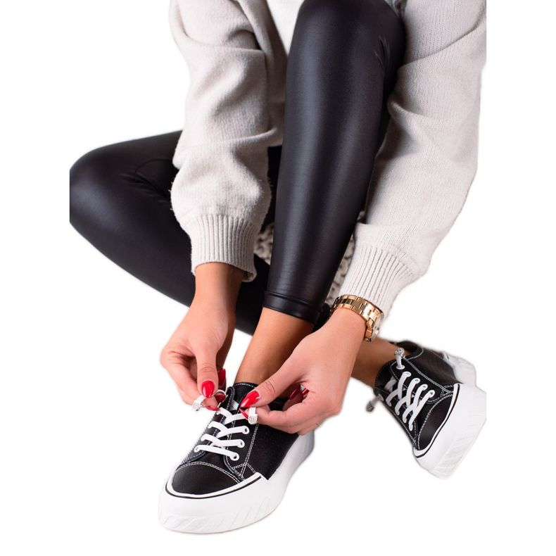 Vinceza Sneakers aus durchbrochenem Leder schwarz