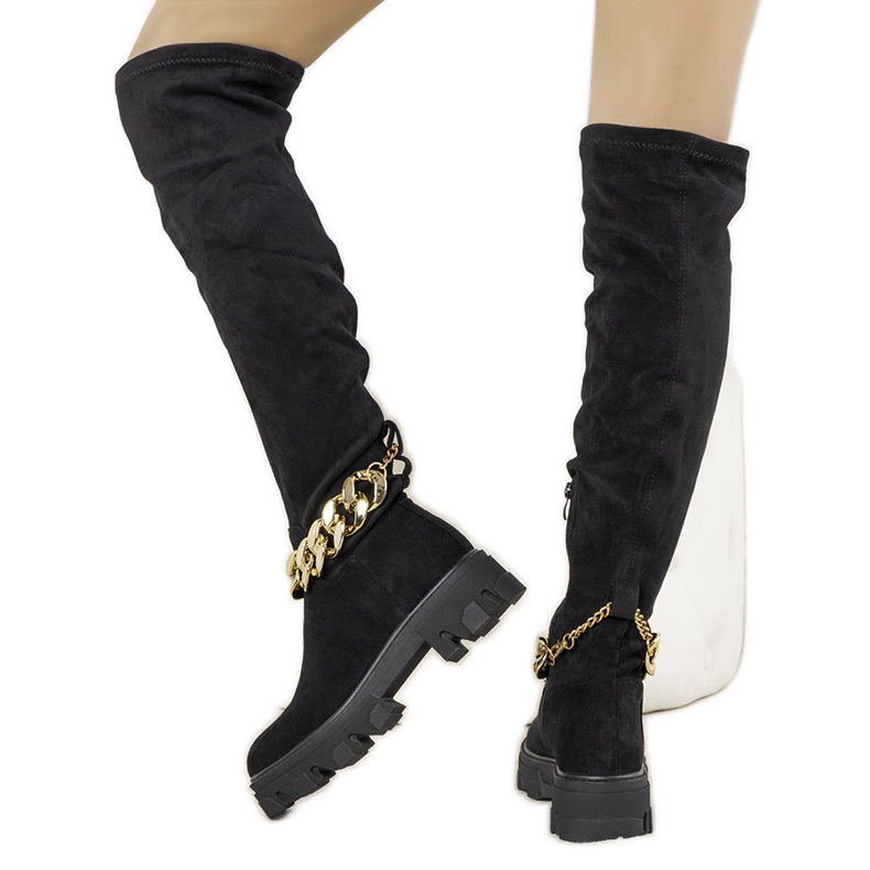 BM Schwarze Stiefel auf einer hohen Charette-Sohle