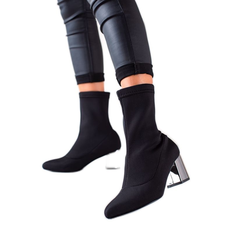 TRENDI Slip-on-Stiefel mit silbernem Absatz schwarz