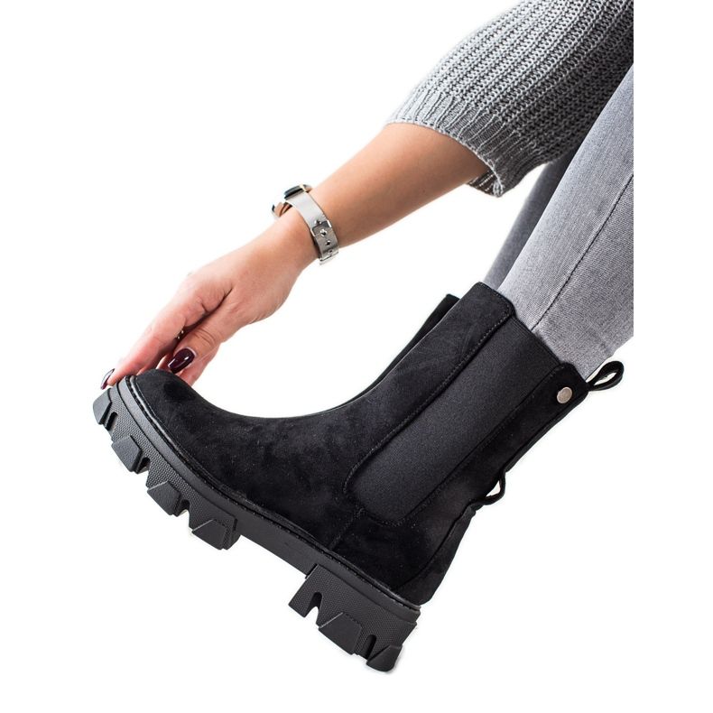 Sweet Shoes Modische schwarze Stiefel auf der Plattform