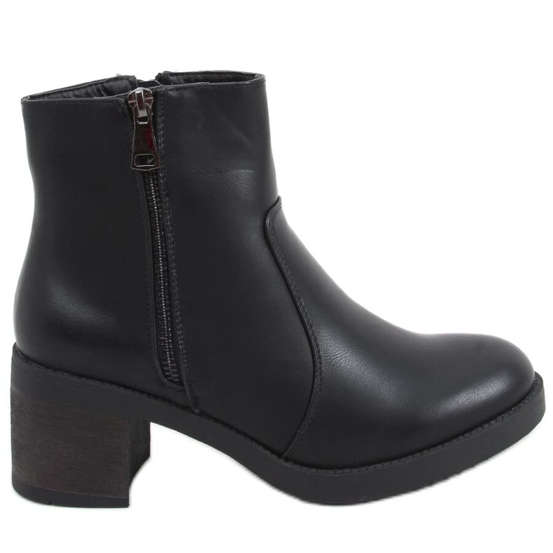 Forra Schwarze Stiefel mit weitem Absatz