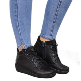 Schwarze Lederstiefel mit Keilabsatz Helios W H524B