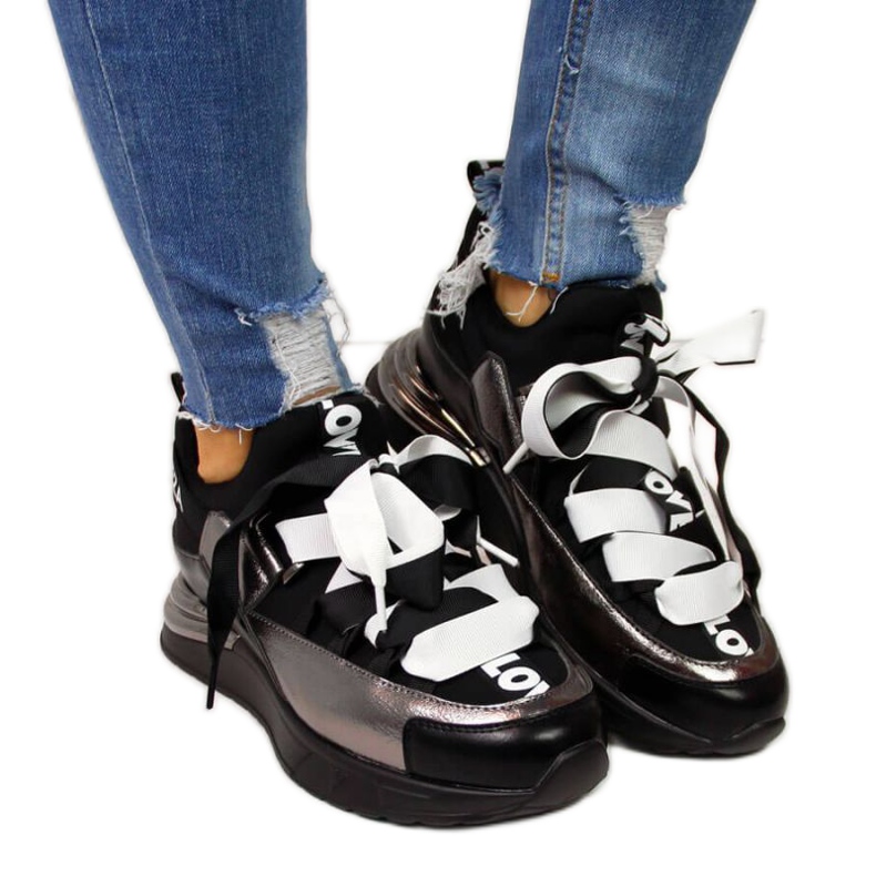 Schwarze Sneaker mit Vinceza W JAN49B Aufschrift