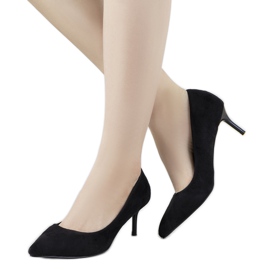 Schwarze Pumps auf einem Bouvier-Stiletto-Absatz