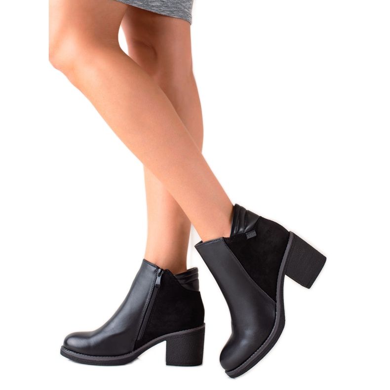 TRENDI Klassische Stiefel schwarz