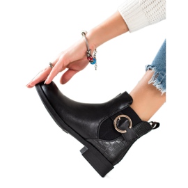 TRENDI Stiefel mit goldener Schnalle schwarz