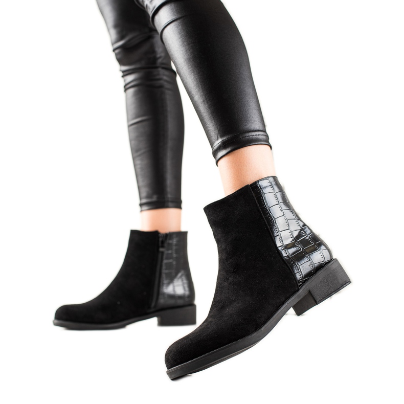 TRENDI Stiefeletten aus schwarzem Wildleder