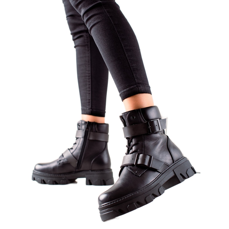 Arbeiter mit schwarzen Schnallen