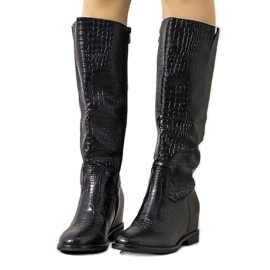 Schwarze Stiefel im Daoust Krokodilledermuster