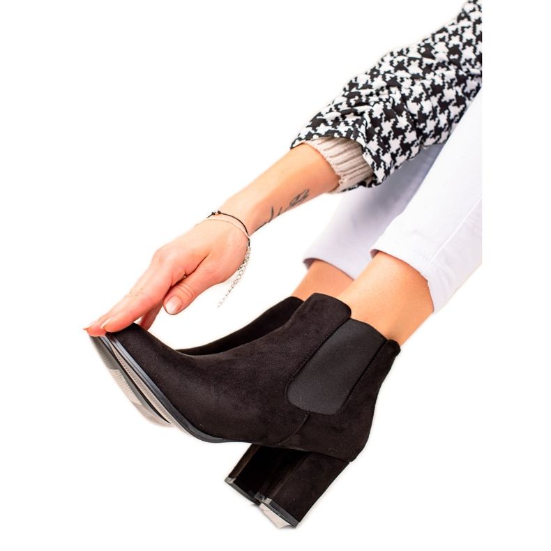 TRENDI Freizeitstiefel auf einem Pfosten schwarz