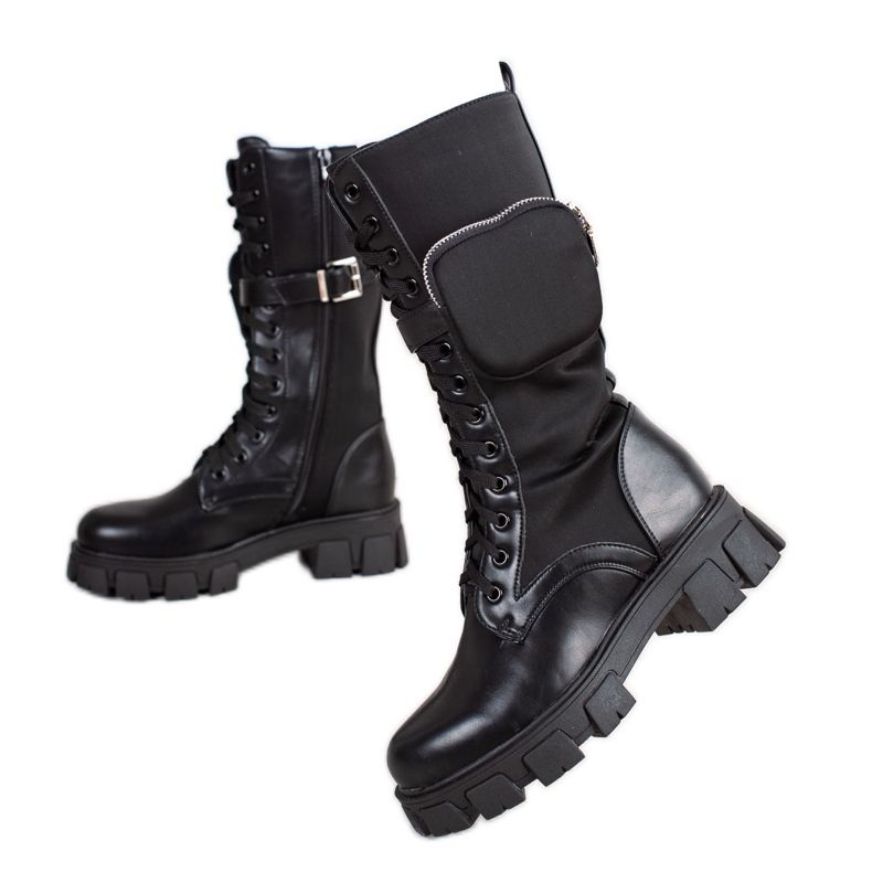 TRENDI Hohe schwarze Stiefel mit Tasche