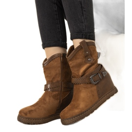 Kamelstiefel für Damen mit warmem Keilabsatz Sherry braun