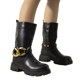 Schwarze gepolsterte Stiefel mit Harrison-Kette