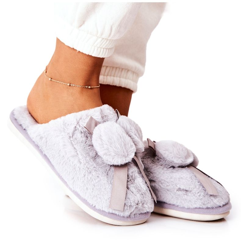 Graue Hausschuhe aus Pamppy-Pelz mit Pompons