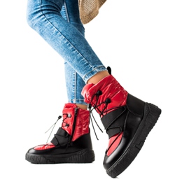 TRENDI Bequeme Schneestiefel auf der Plattform schwarz rot