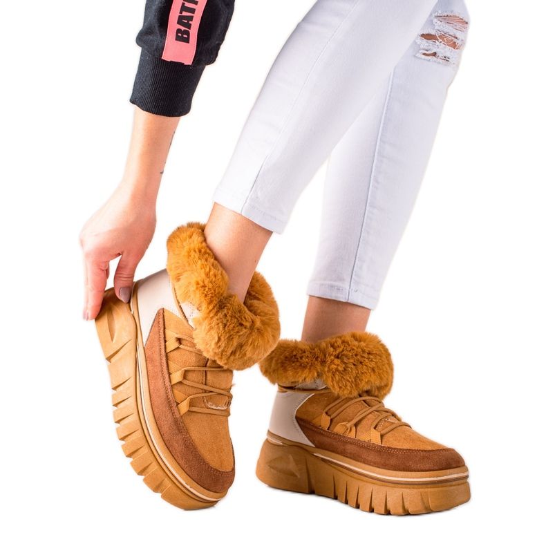 TRENDI Schneestiefel auf der Plattform mit Fell beige braun