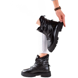 TRENDI Schwarze glänzende Schneestiefel