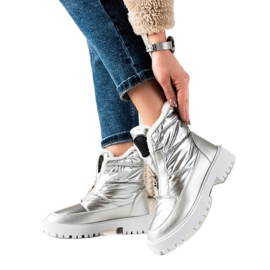 TRENDI Silberne glänzende Schneestiefel