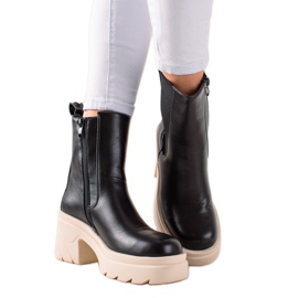 TRENDI Stiefel auf beige Plattform schwarz