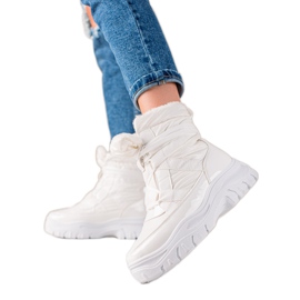 TRENDI Weiß schimmernde Schneestiefel