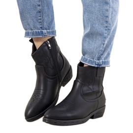 Schwarze Belda isolierte Cowboystiefel