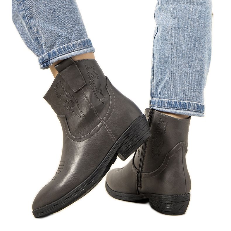 Graue isolierte Cowboystiefel Belda