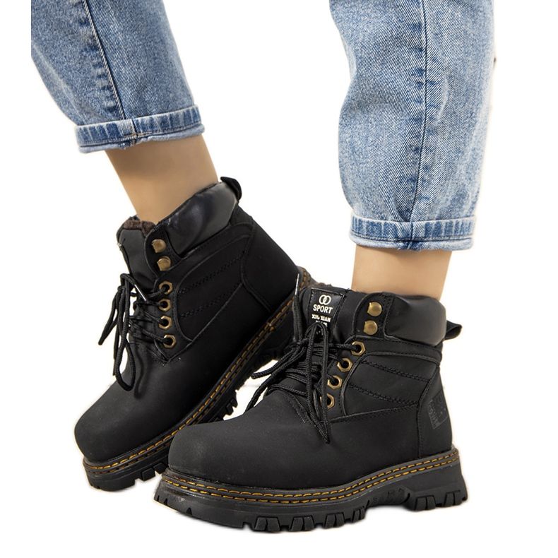 Schwarze, isolierte Damenstiefel von Livia