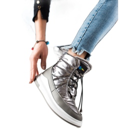 TRENDI Modische glänzende Schneestiefel silber-