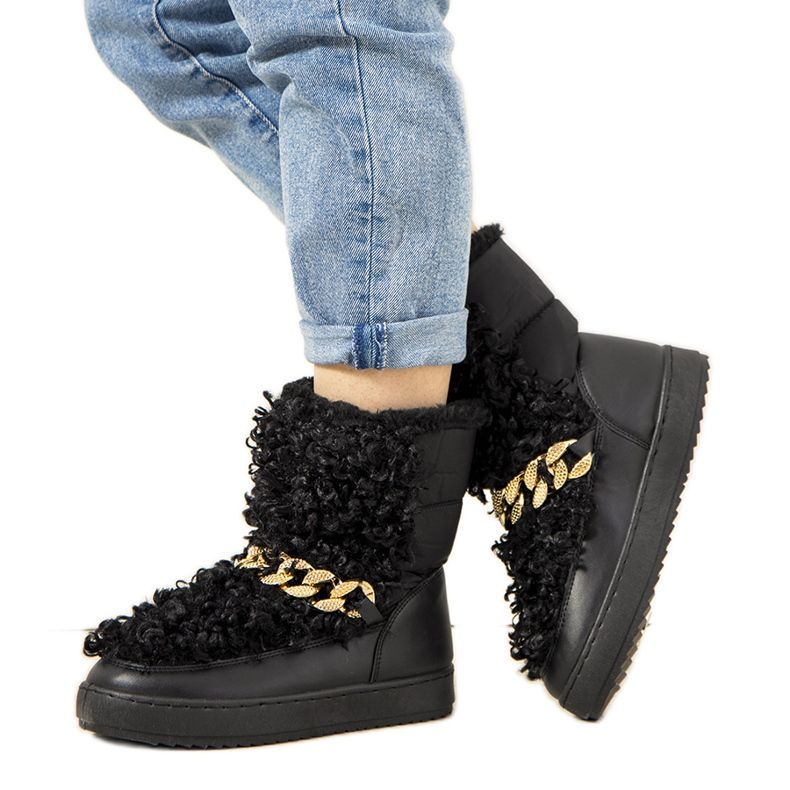 Schwarze Schneestiefel mit Fell von Montmina