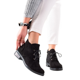 TRENDI Schnürstiefel auf flachem Absatz schwarz