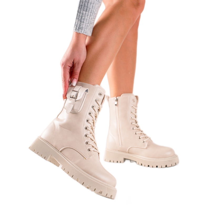 Groto Gogo Stilvolle Trapper mit Tasche beige