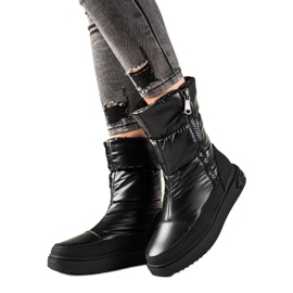 Weide Stylische schwarze Schneestiefel