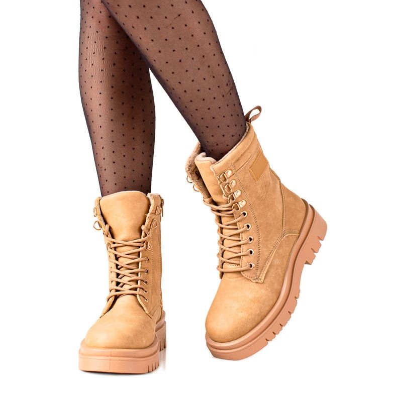 TRENDI Klassische braune Wanderschuhe beige