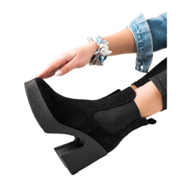 Seastar Slip-On-Stiefel an einem Pfosten schwarz