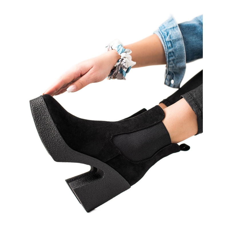 Seastar Slip-On-Stiefel an einem Pfosten schwarz