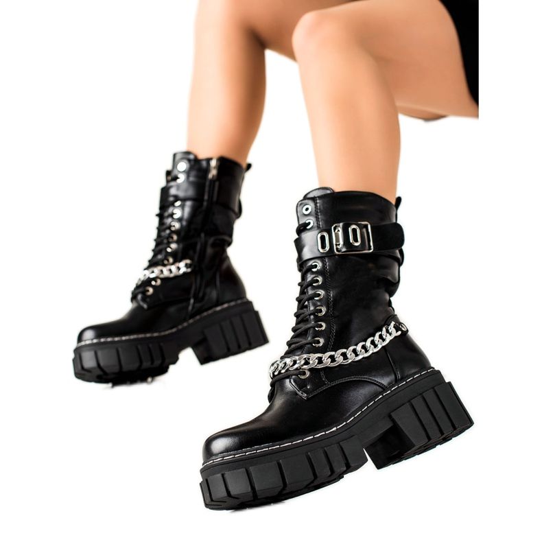 TRENDI Stiefel mit Kette schwarz