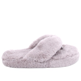 Hasengraue Fellpantoffeln