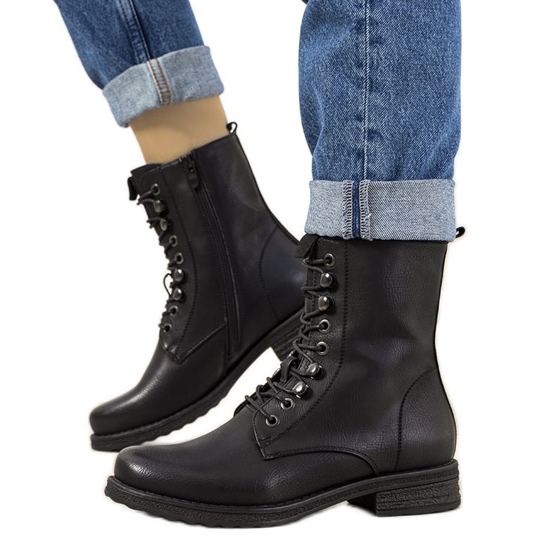 Schwarze isolierte Stiefel von Muro